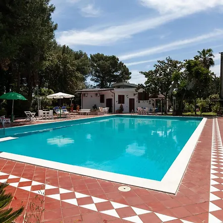 Carmen With Garden And Pool - Happy