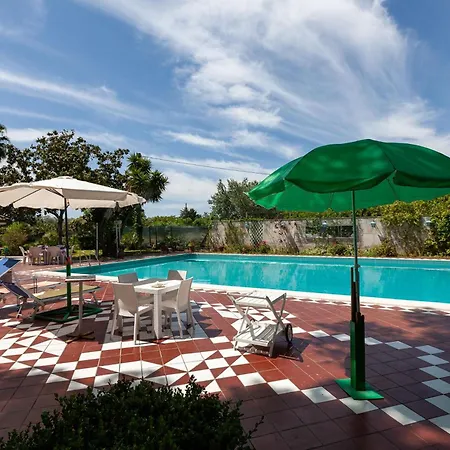 Carmen With Garden And Pool - Happy *